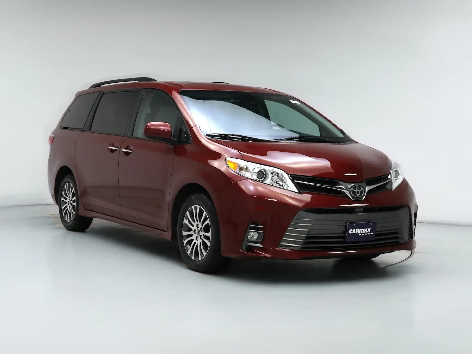 2020 Toyota Sienna XLE V6 7-Passenger Access Seat FWD's photo