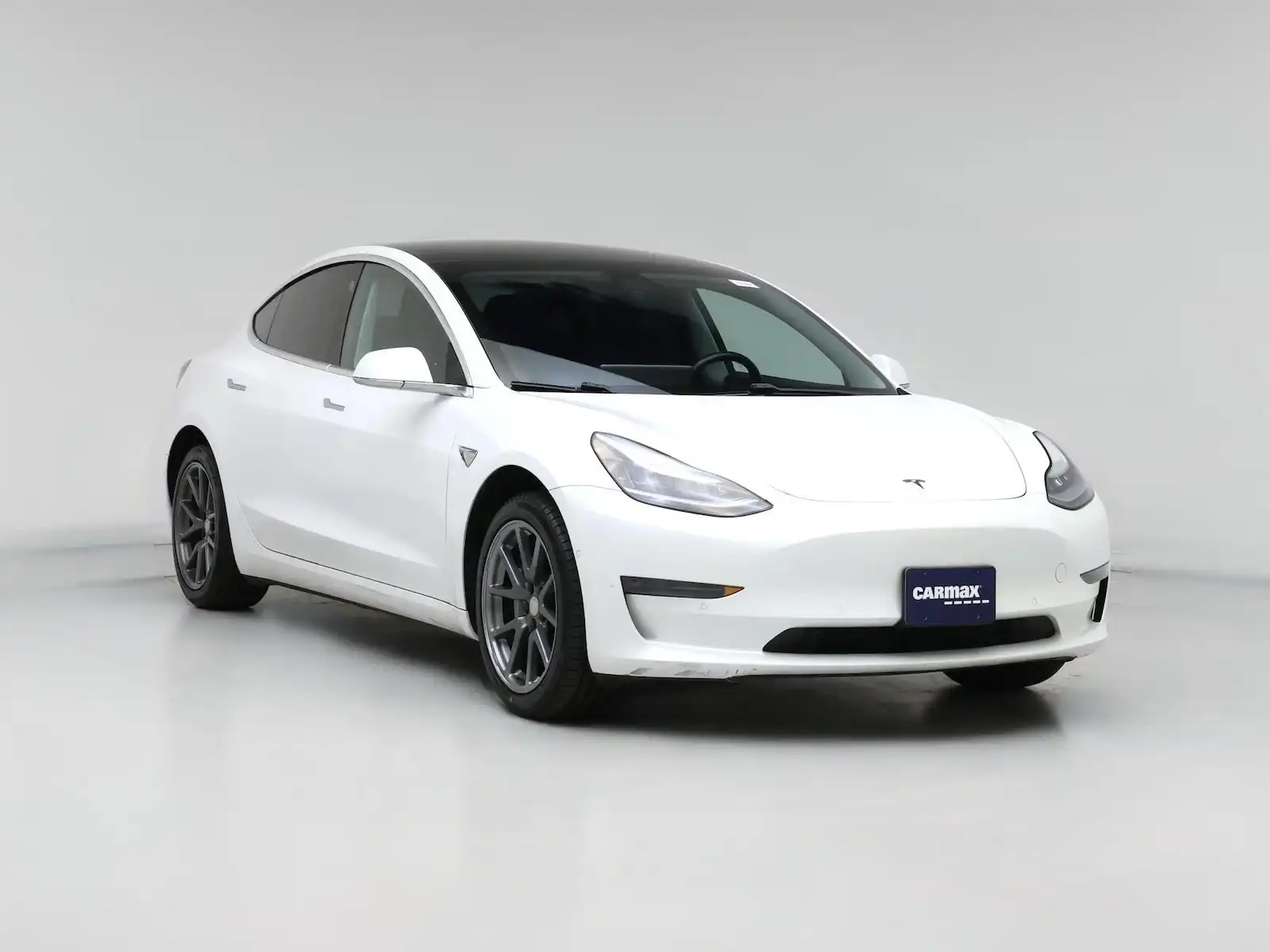 2019 Tesla Model 3 Standard Range Plus's photo