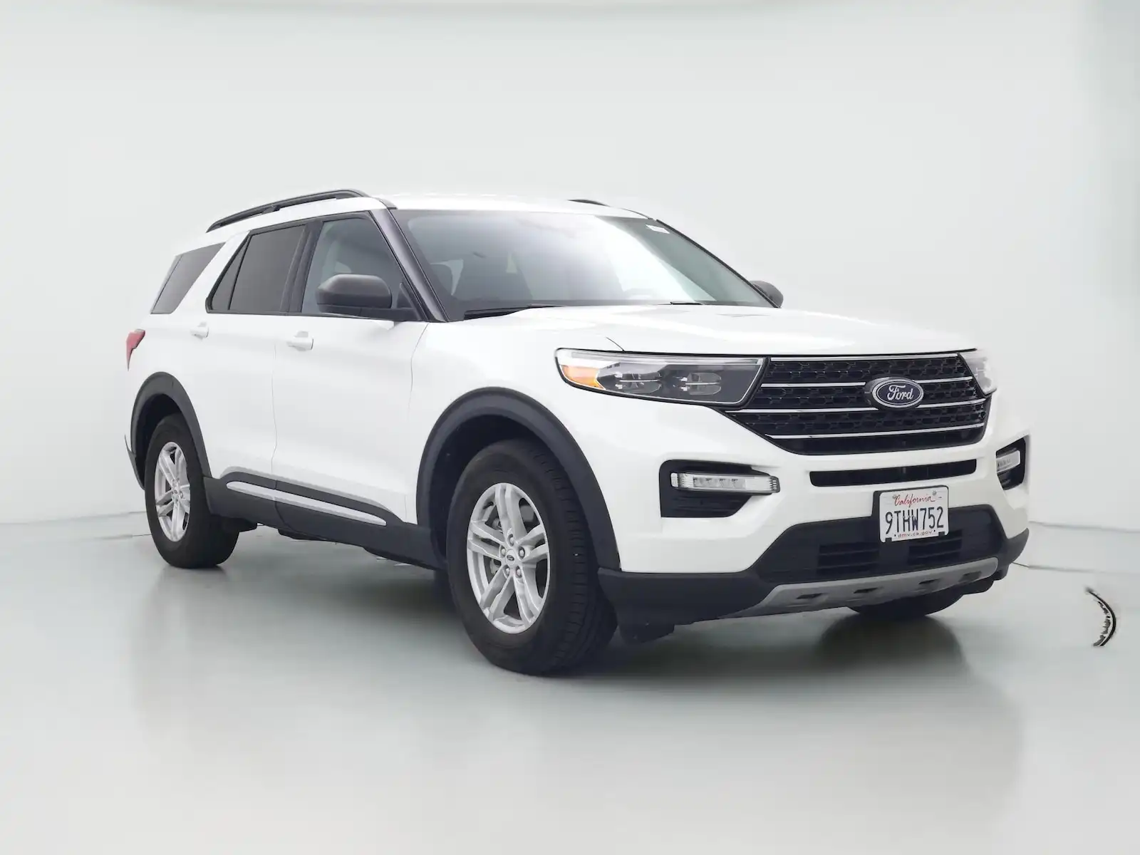 2023 Ford Explorer XLT RWD's photo