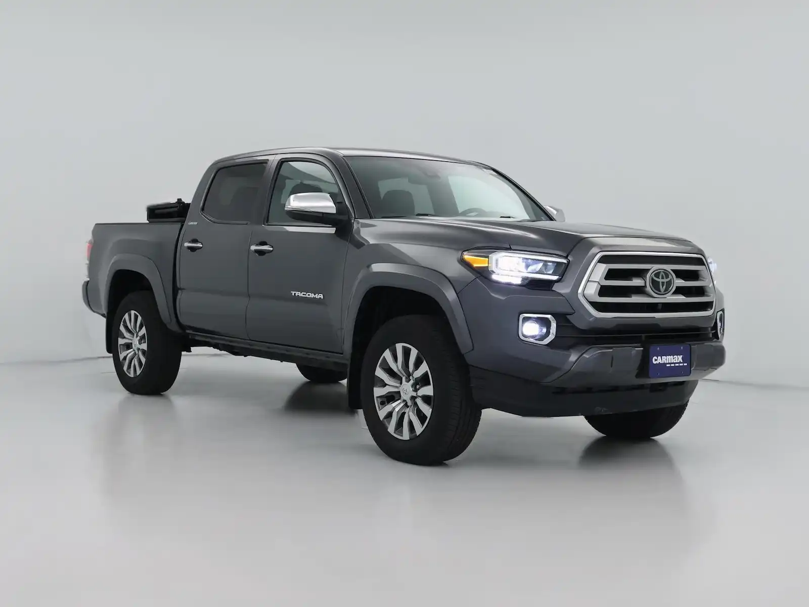 2023 Toyota Tacoma Limited Double Cab 4WD V6 Auto Short Bed's photo
