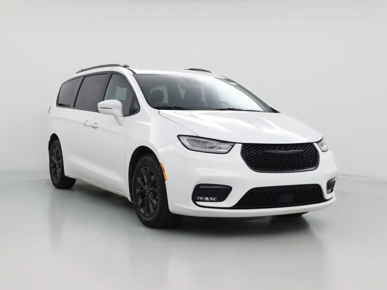 2021 Chrysler Pacifica Touring's photo