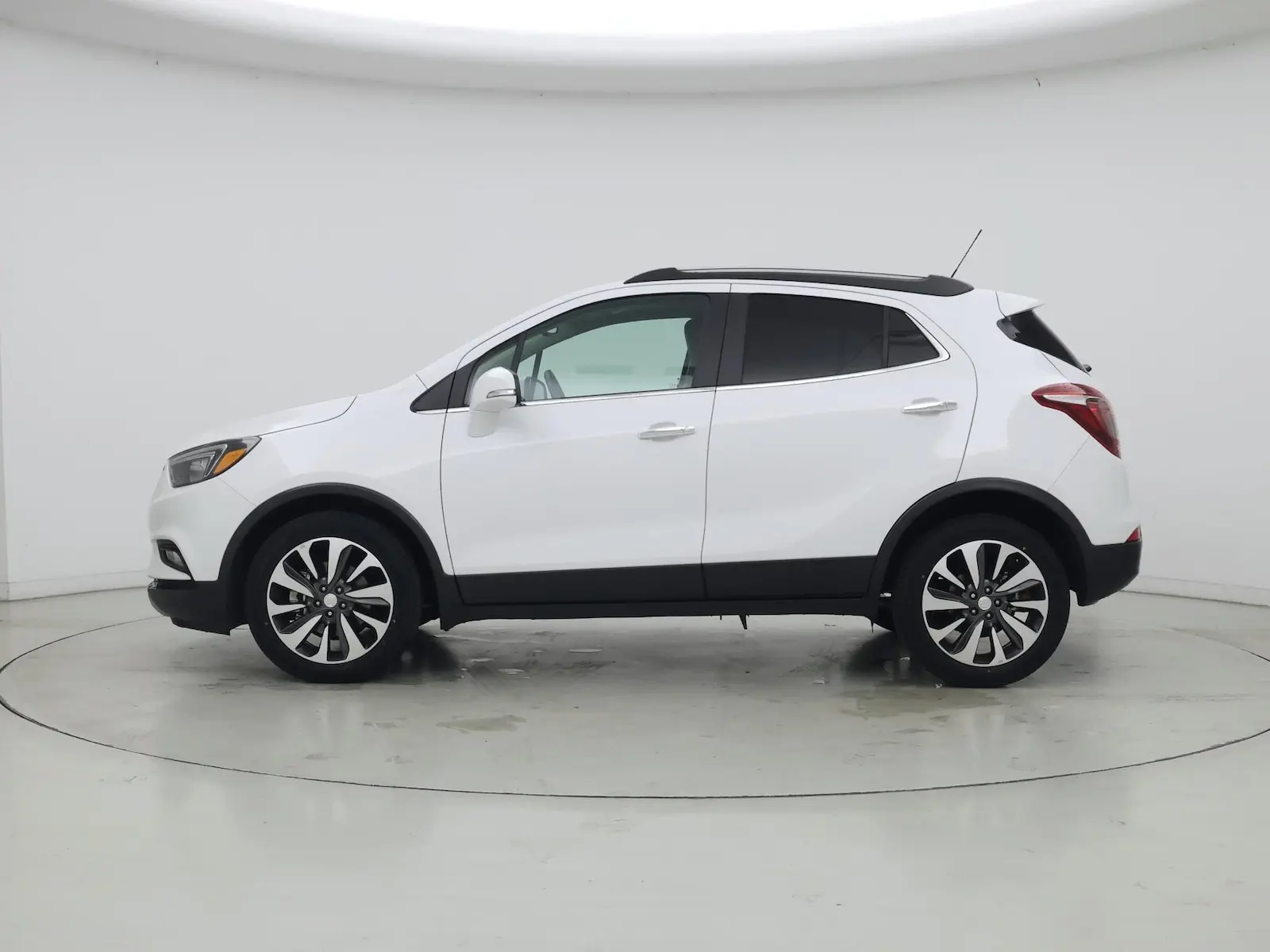 2017 Buick Encore Preferred 2 photo 4