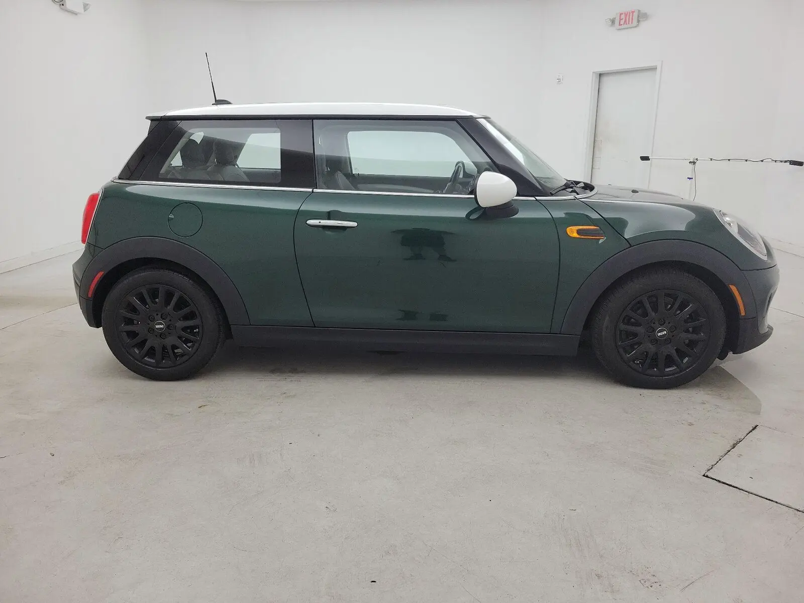 2017 MINI Cooper Base photo 4