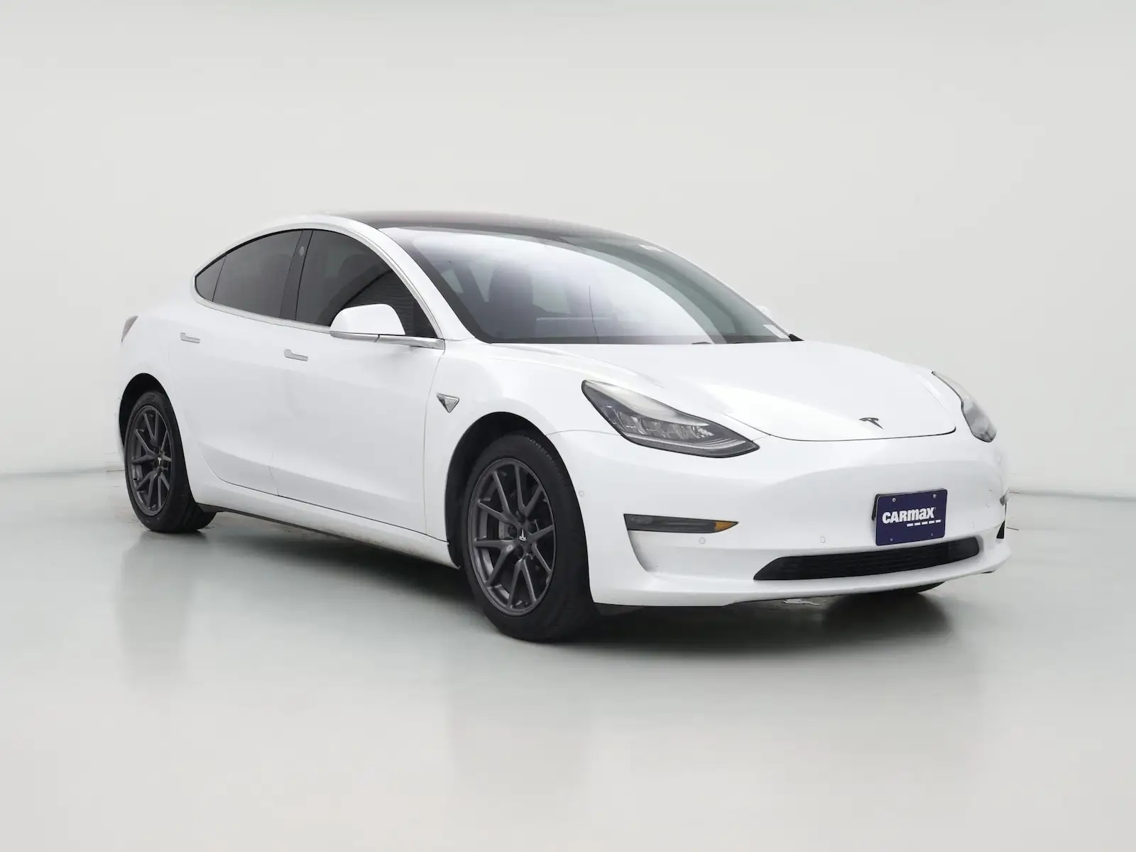 2019 Tesla Model 3 Standard Range Plus photo 1