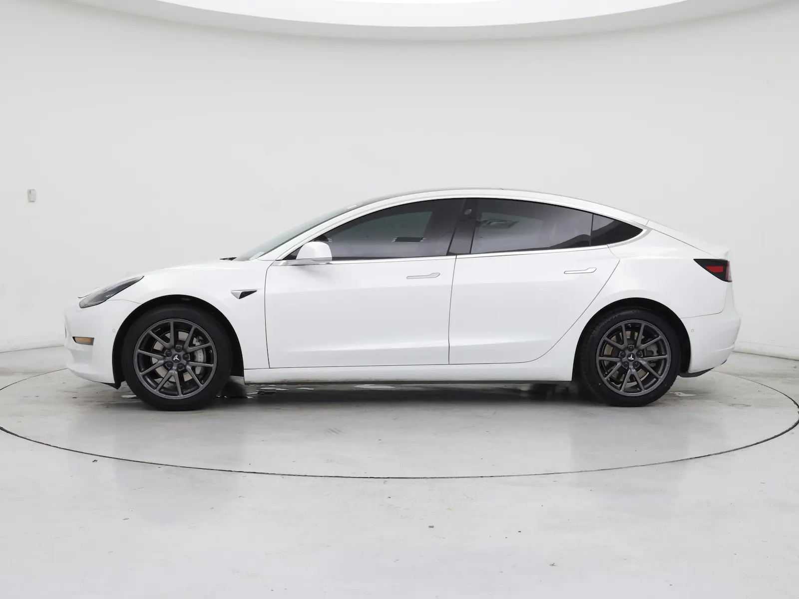 2019 Tesla Model 3 Standard Range Plus photo 4