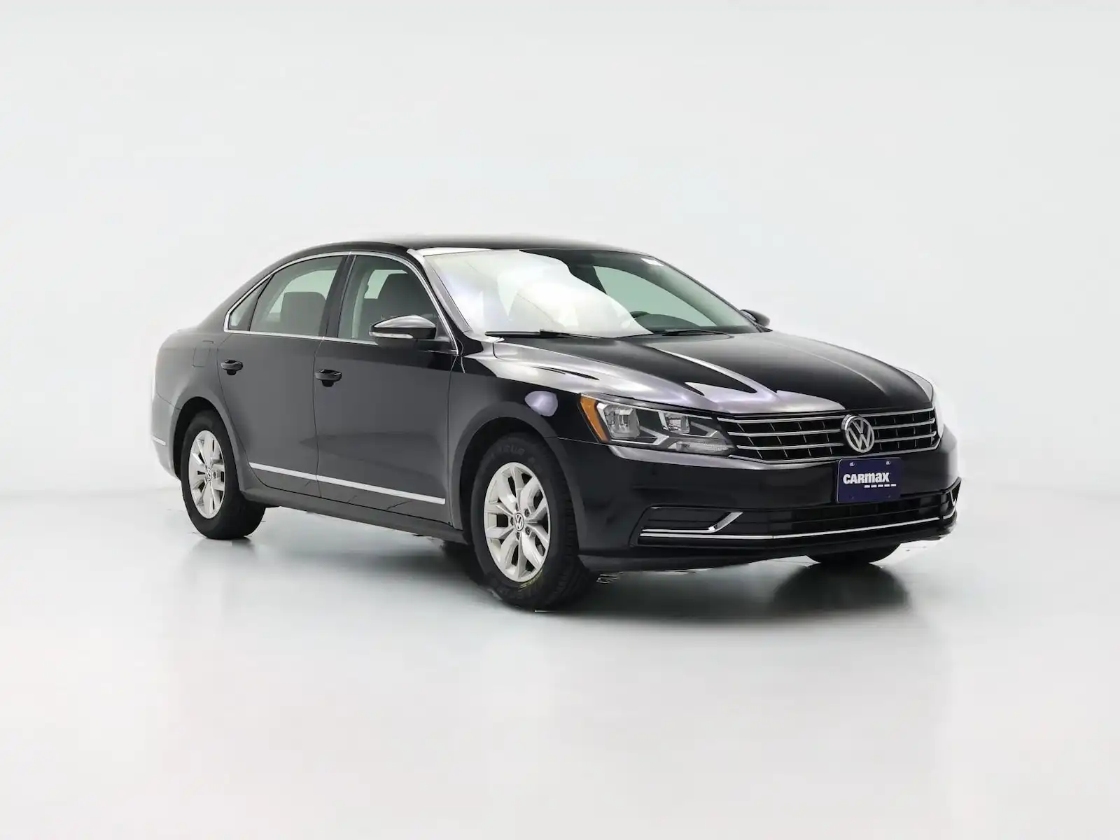 2017 Volkswagen Passat 1.8T S Auto's photo