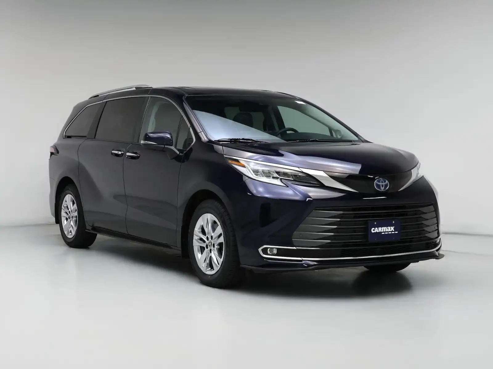 2024 Toyota Sienna Limited 7-Passenger Hybrid AWD's photo