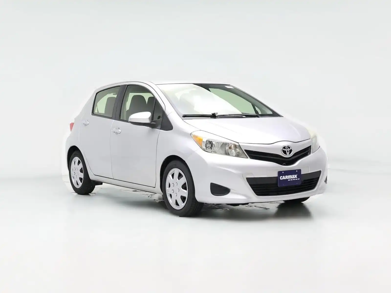 2014 Toyota Yaris L 5-Door Liftback AT's photo