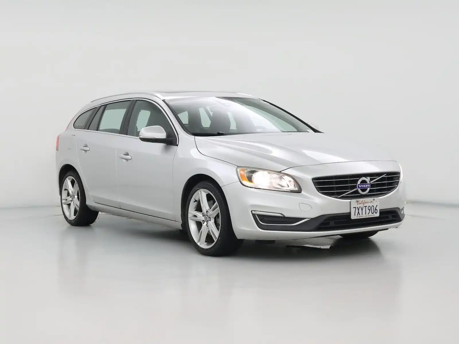 2016 Volvo V60 T5 Drive-E FWD Premier's photo