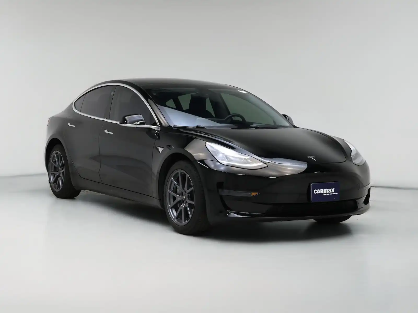 2020 Tesla Model 3 Standard Range Plus's photo