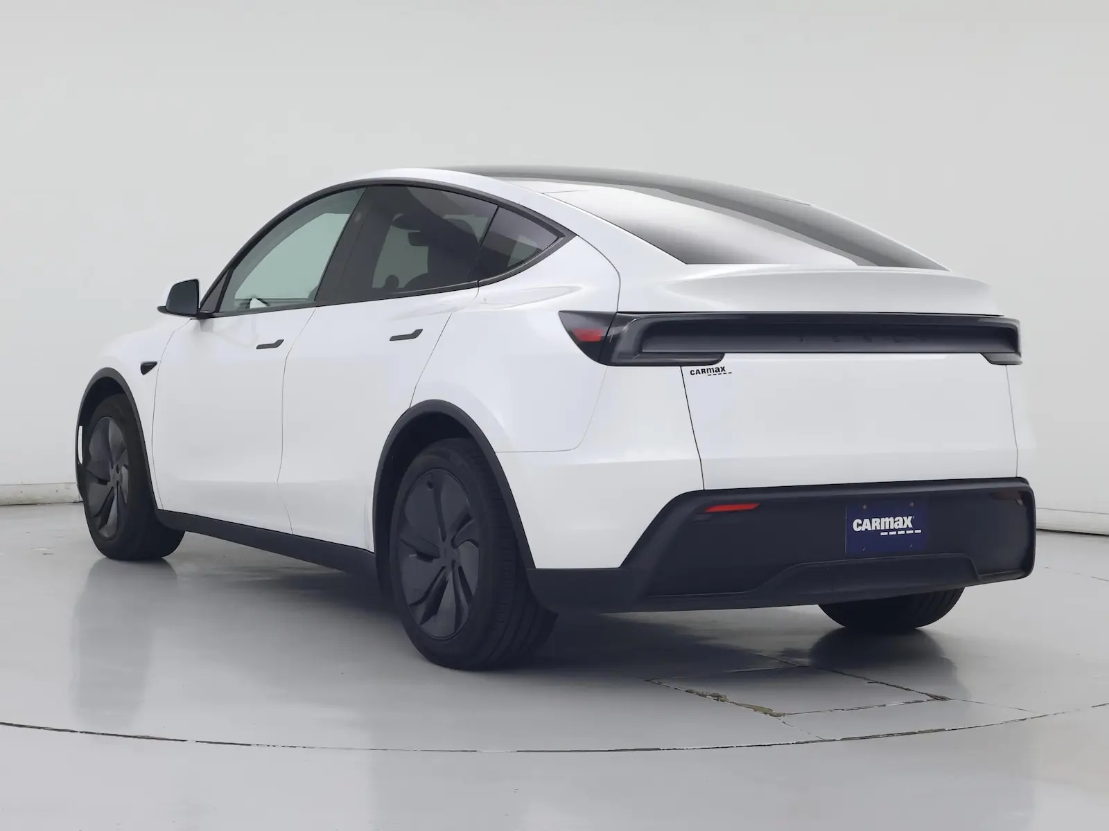 2026 Tesla Model Y Long Range RWD photo 3