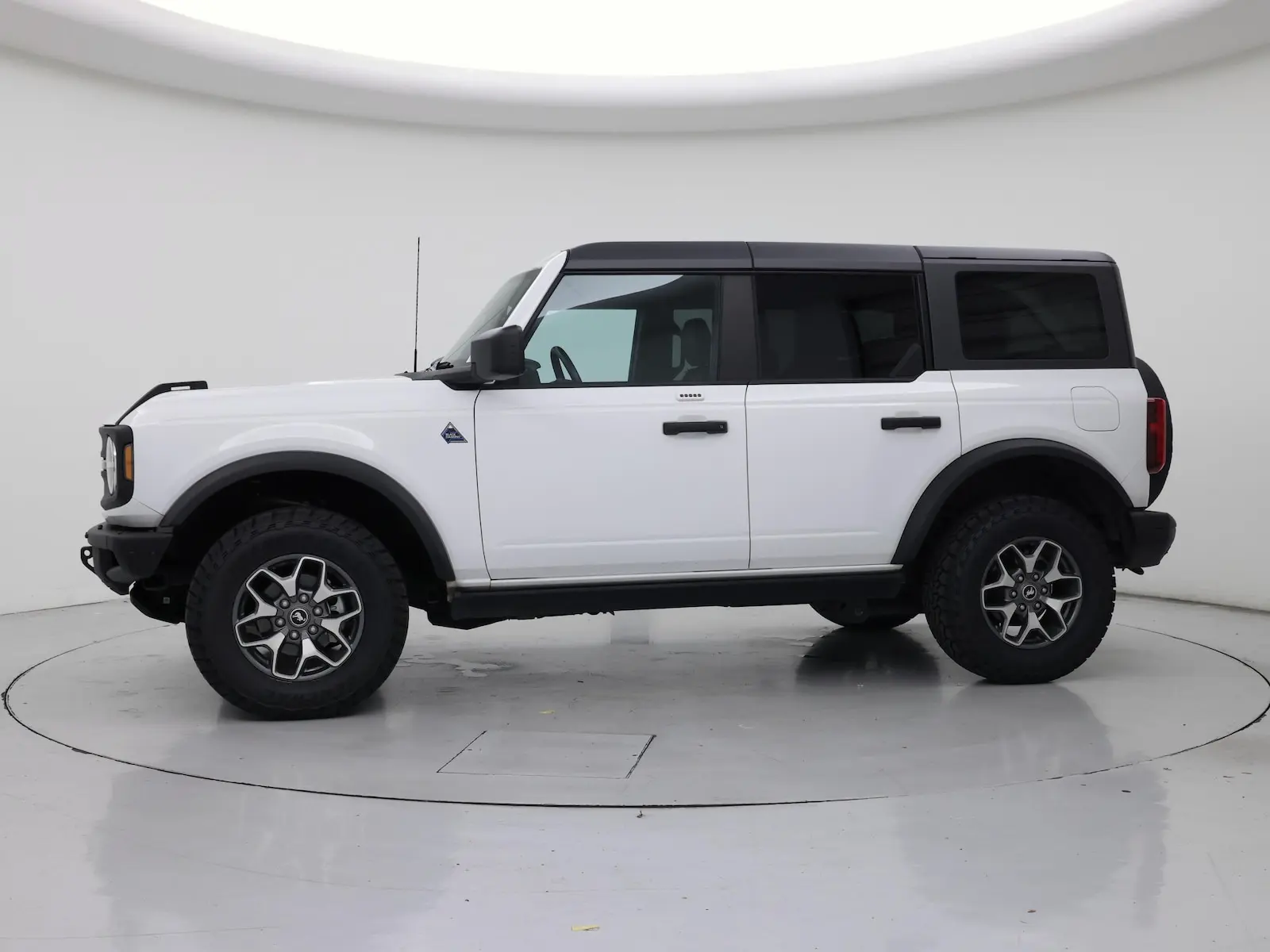 2023 Ford Bronco Black Diamond 4WD Advanced 322A photo 4