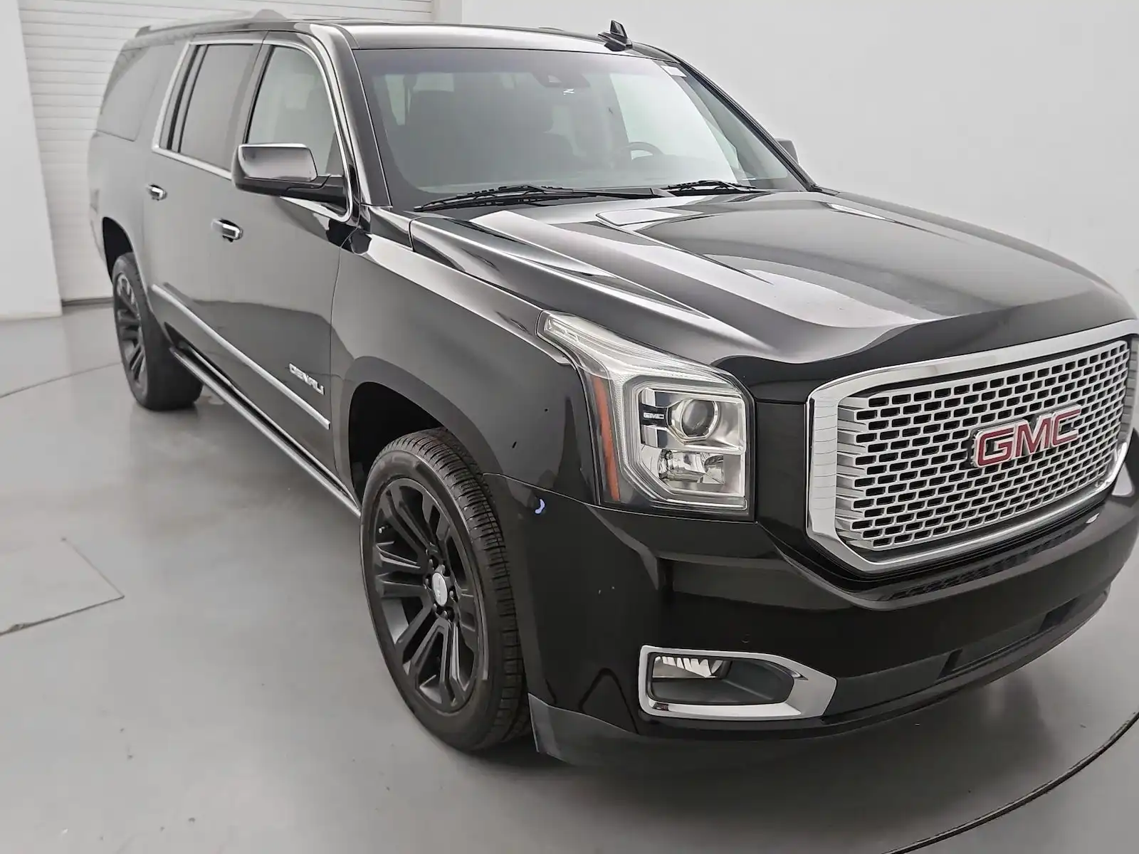2017 GMC Yukon Denali 2WD's photo