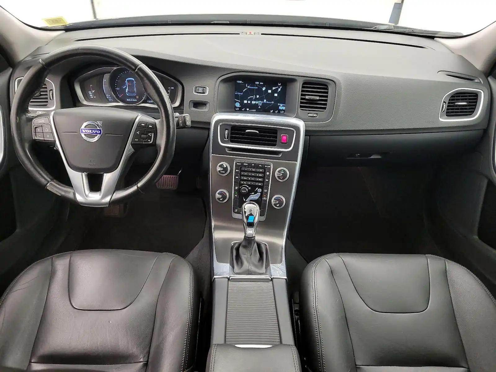 2015 Volvo V60 T5 AWD Premier's photo