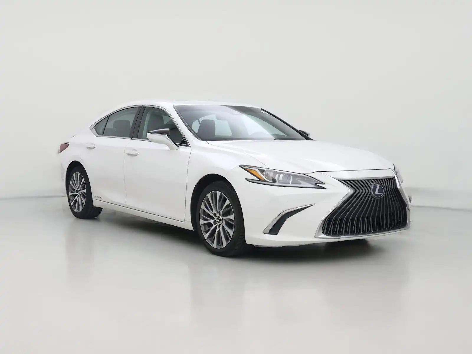 2020 Lexus ES 300h 300h's photo