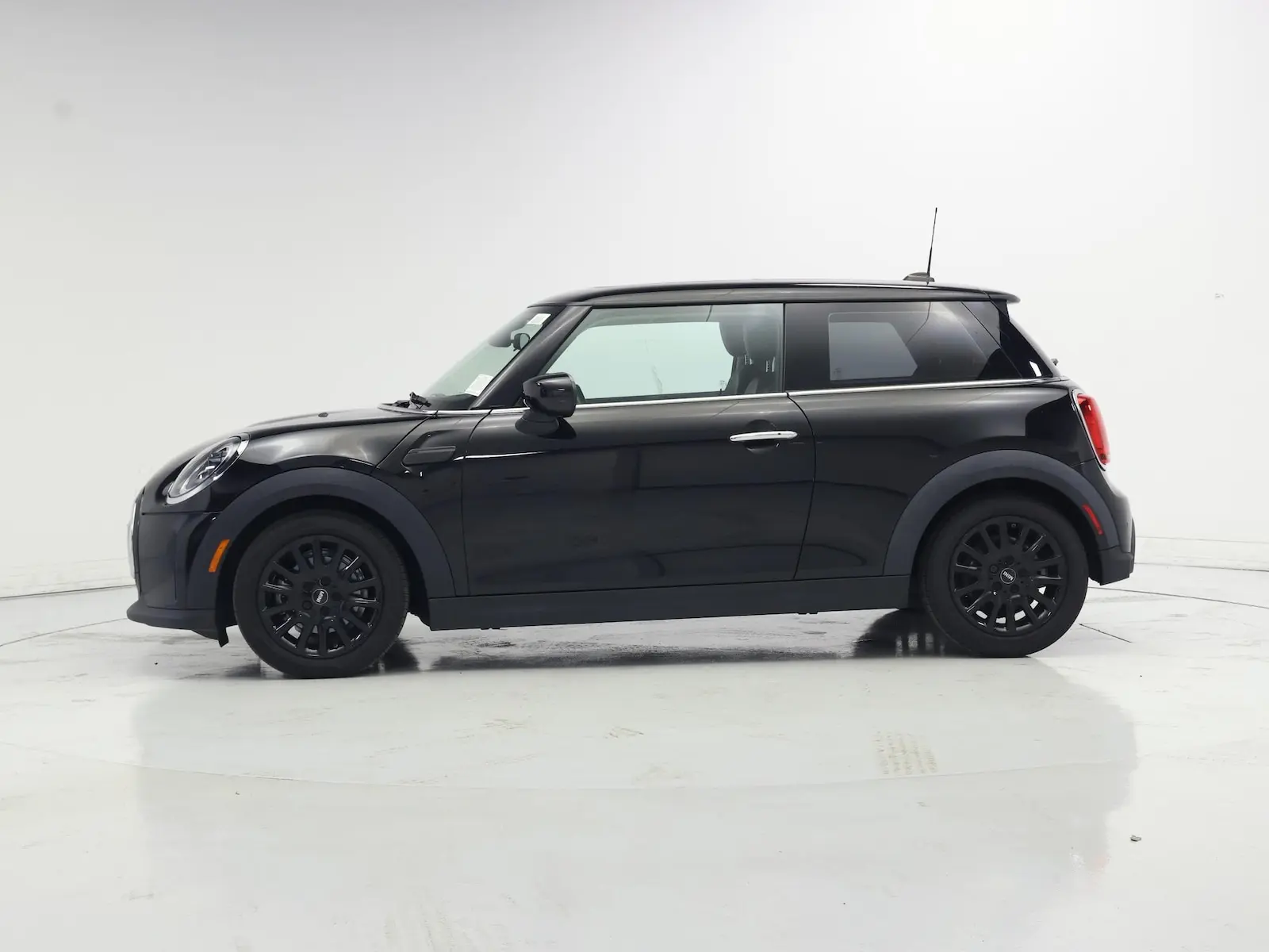 2022 MINI Hardtop Cooper Hardtop photo 4