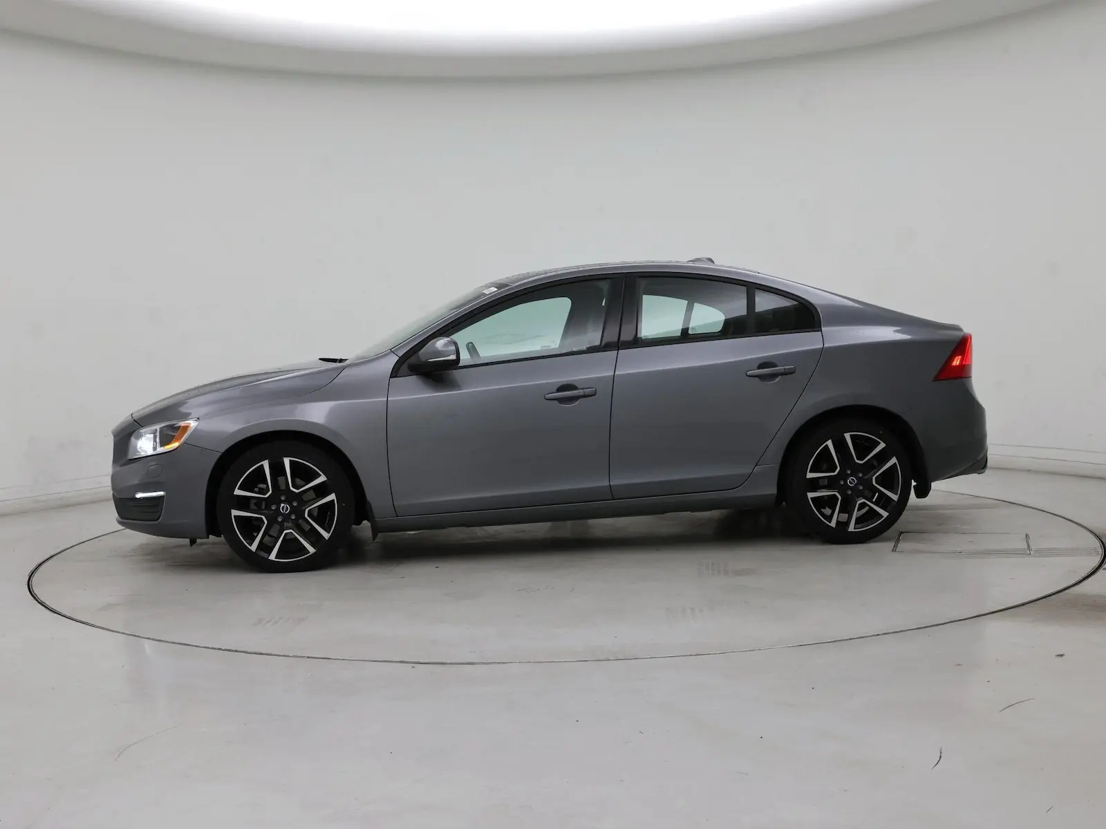 2017 Volvo S60 T5 Dynamic photo 4
