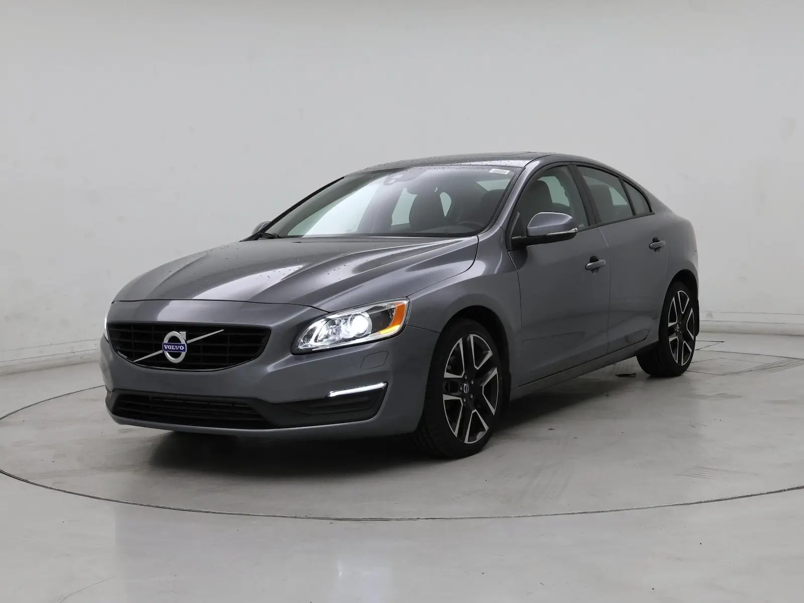 2017 Volvo S60 T5 Dynamic photo 5