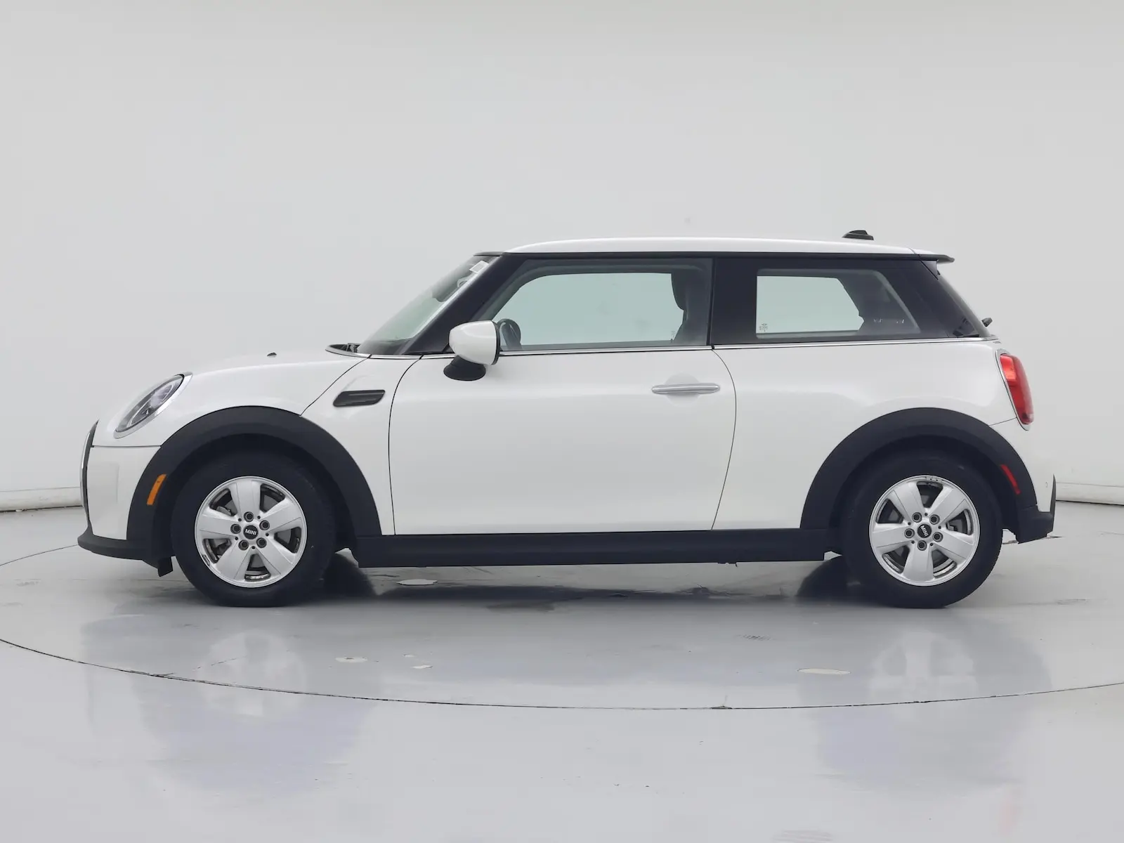 2024 MINI Hardtop Cooper photo 4