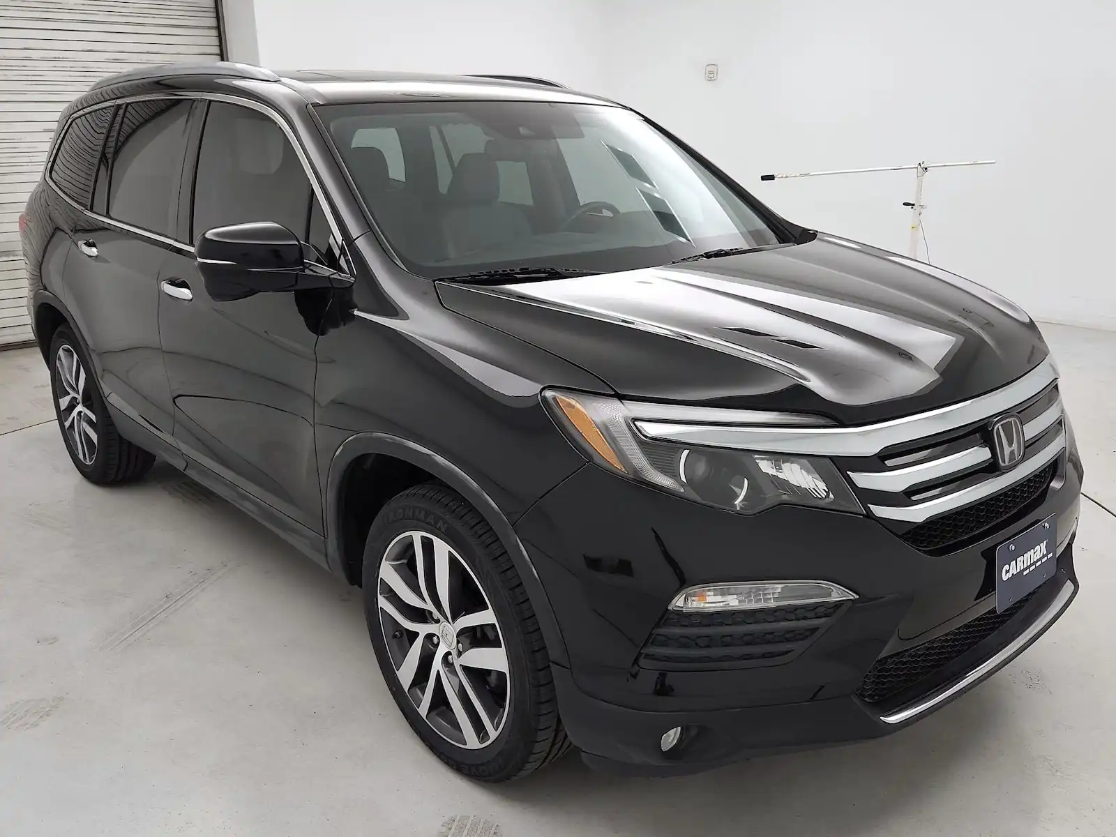 2018 Honda Pilot Touring 2WD's photo