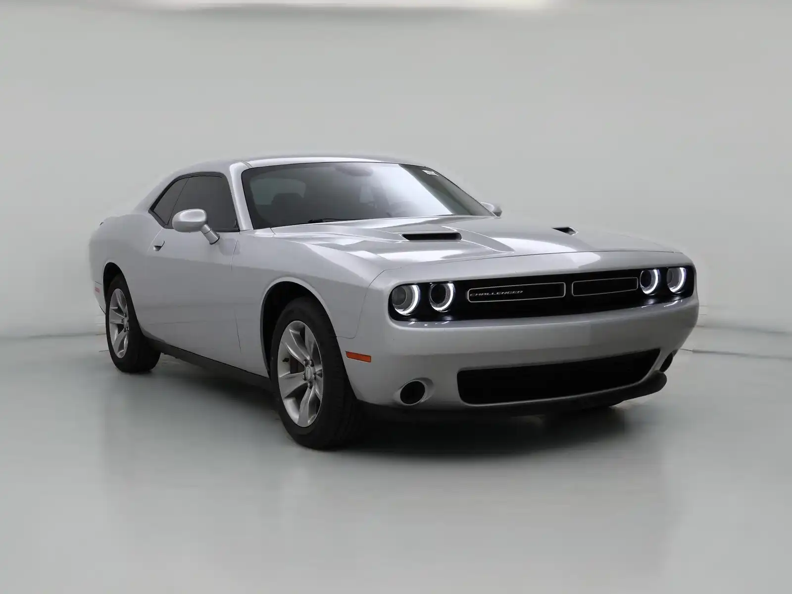 2019 Dodge Challenger SXT Auto's photo