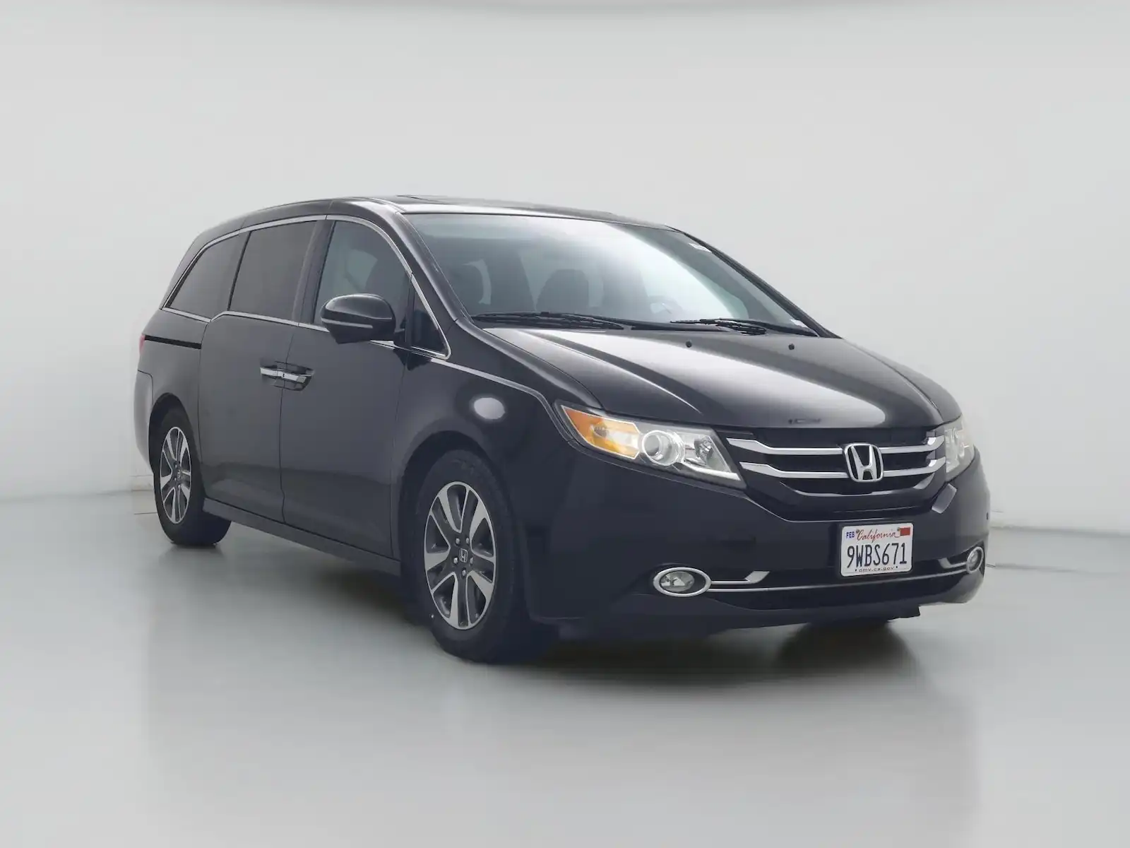 2015 Honda Odyssey Touring's photo