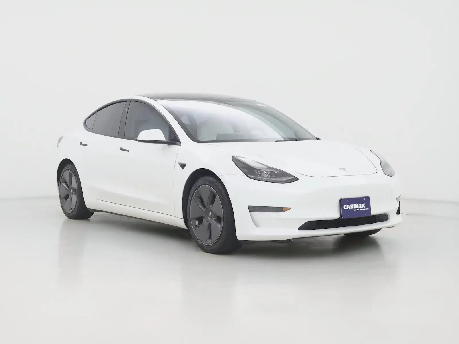 2021 Tesla Model 3 Standard Range Plus's photo