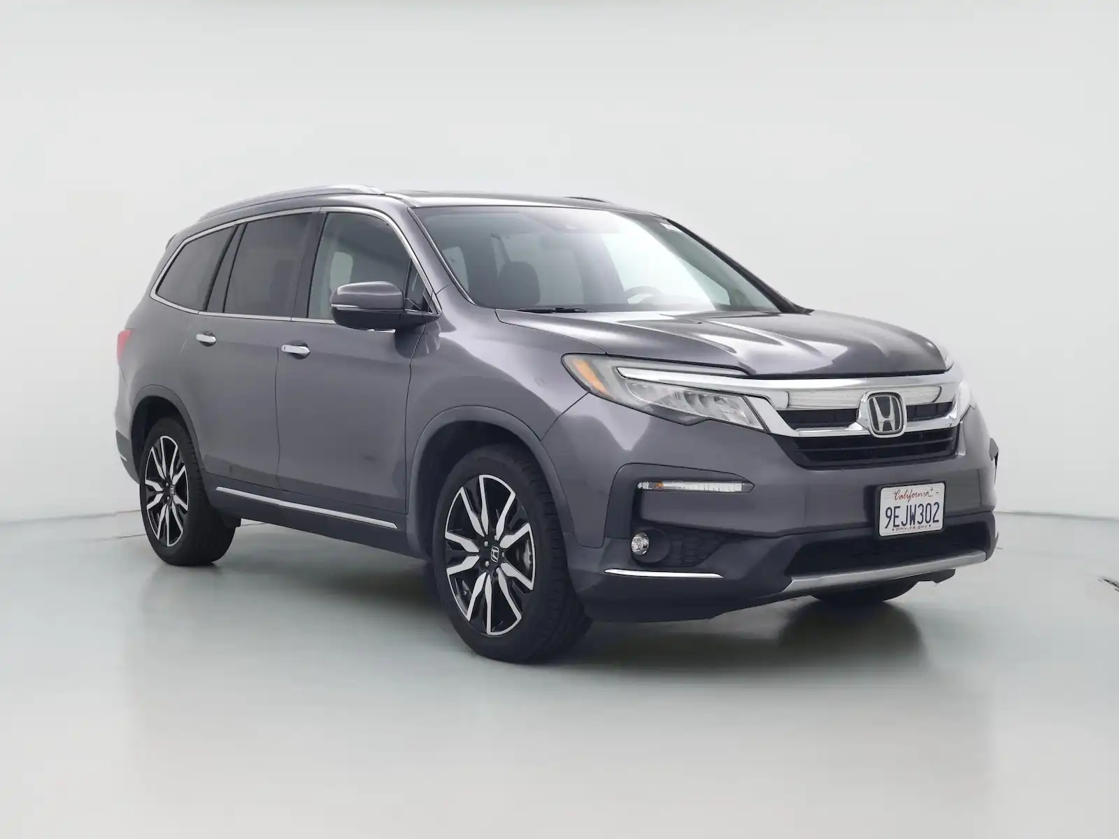 2020 Honda Pilot Touring 2WD 7-Passenger's photo