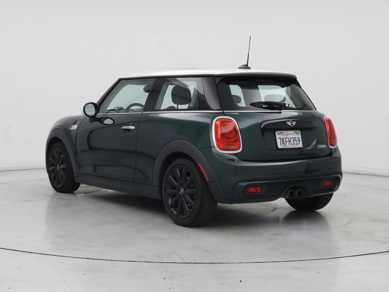 2015 MINI Cooper S photo 3