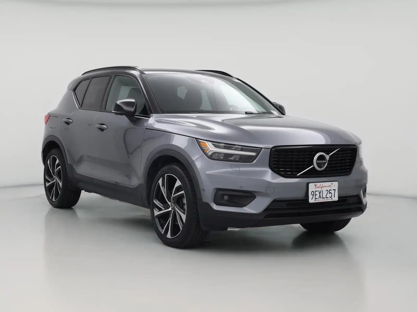 2019 Volvo XC40 T5 R-Design AWD's photo