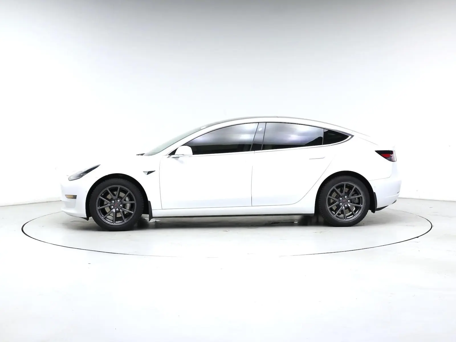 2019 Tesla Model 3 Standard Range Plus photo 4