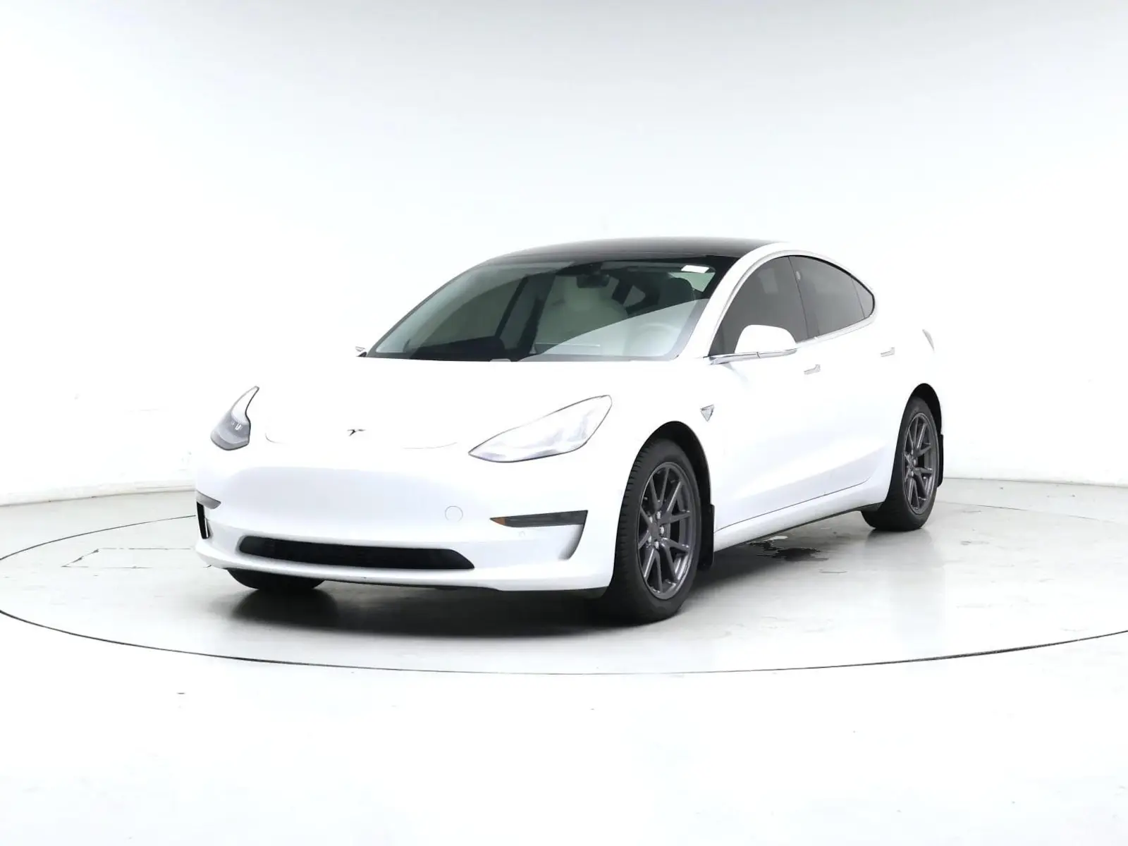 2019 Tesla Model 3 Standard Range Plus photo 5