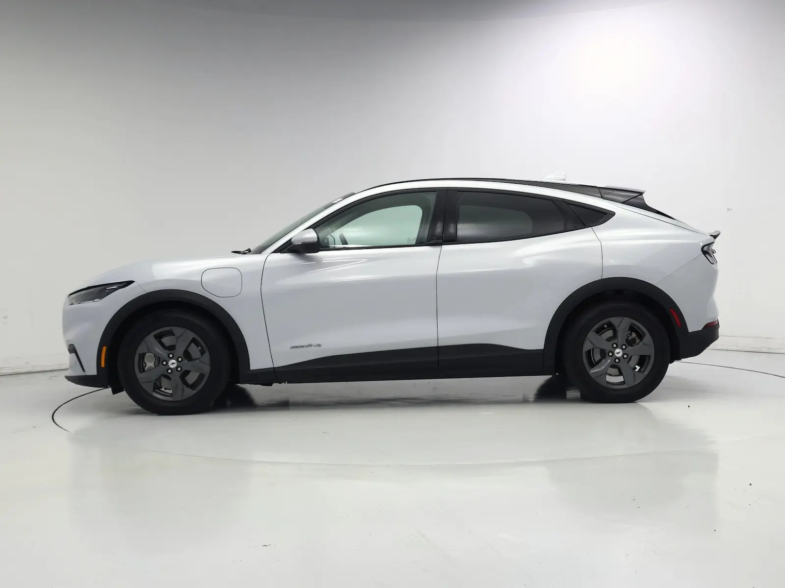 2022 Ford Mustang-Mach-e Select photo 4