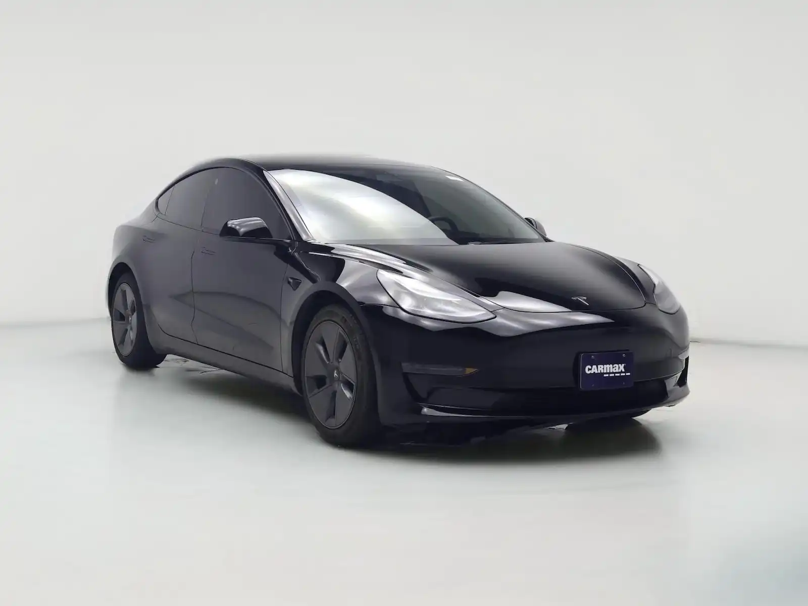 2022 Tesla Model 3 Standard Range Plus's photo