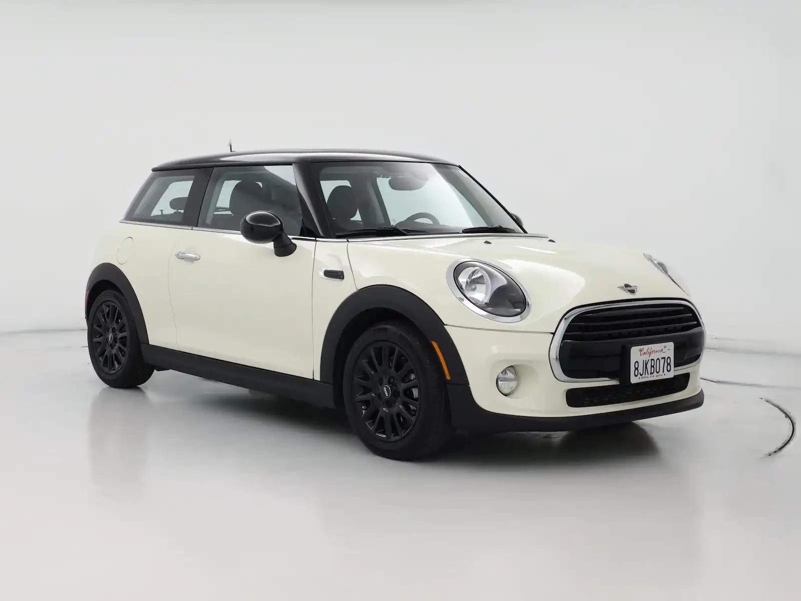 2019 MINI Hardtop Cooper Signature's photo