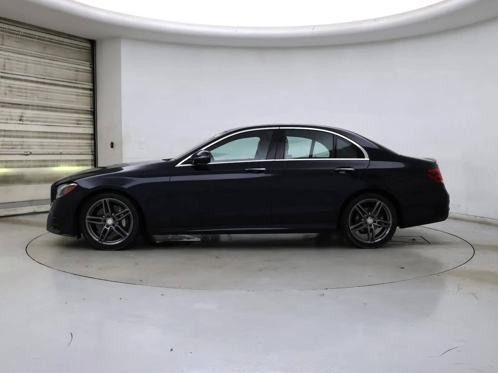 2017 Mercedes-Benz E-Class E300 photo 4