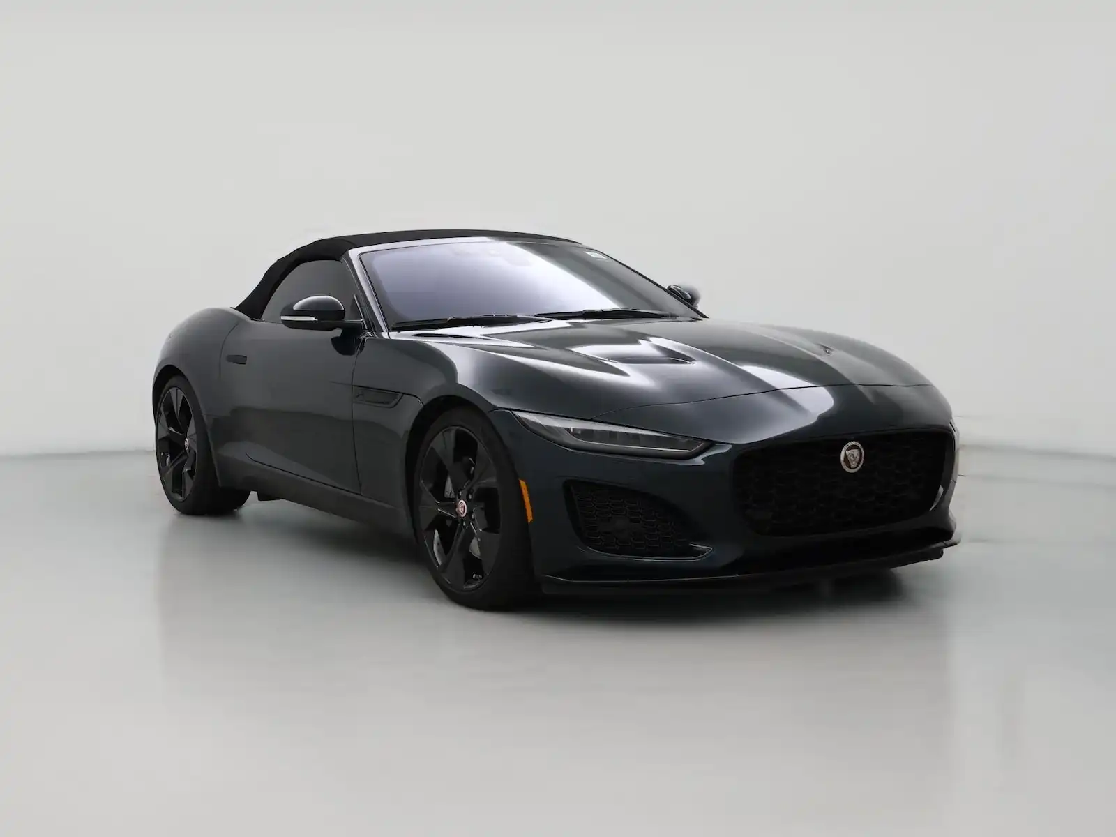 2021 Jaguar F-TYPE Convertible's photo