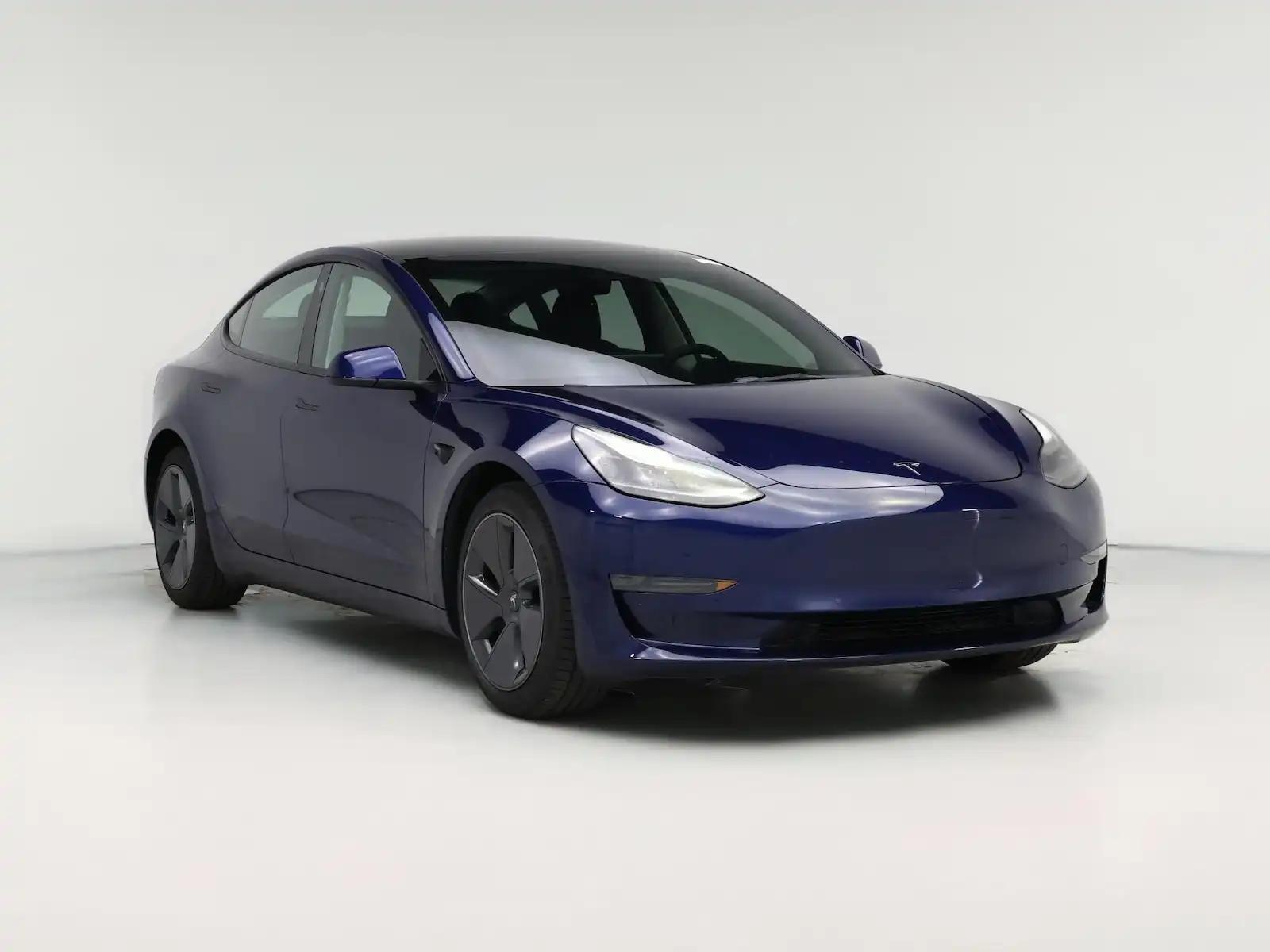 2022 Tesla Model 3 Standard Range Plus's photo