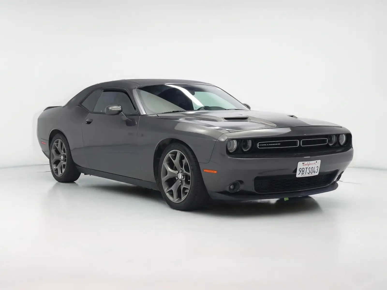 2015 Dodge Challenger SXT Plus photo 1