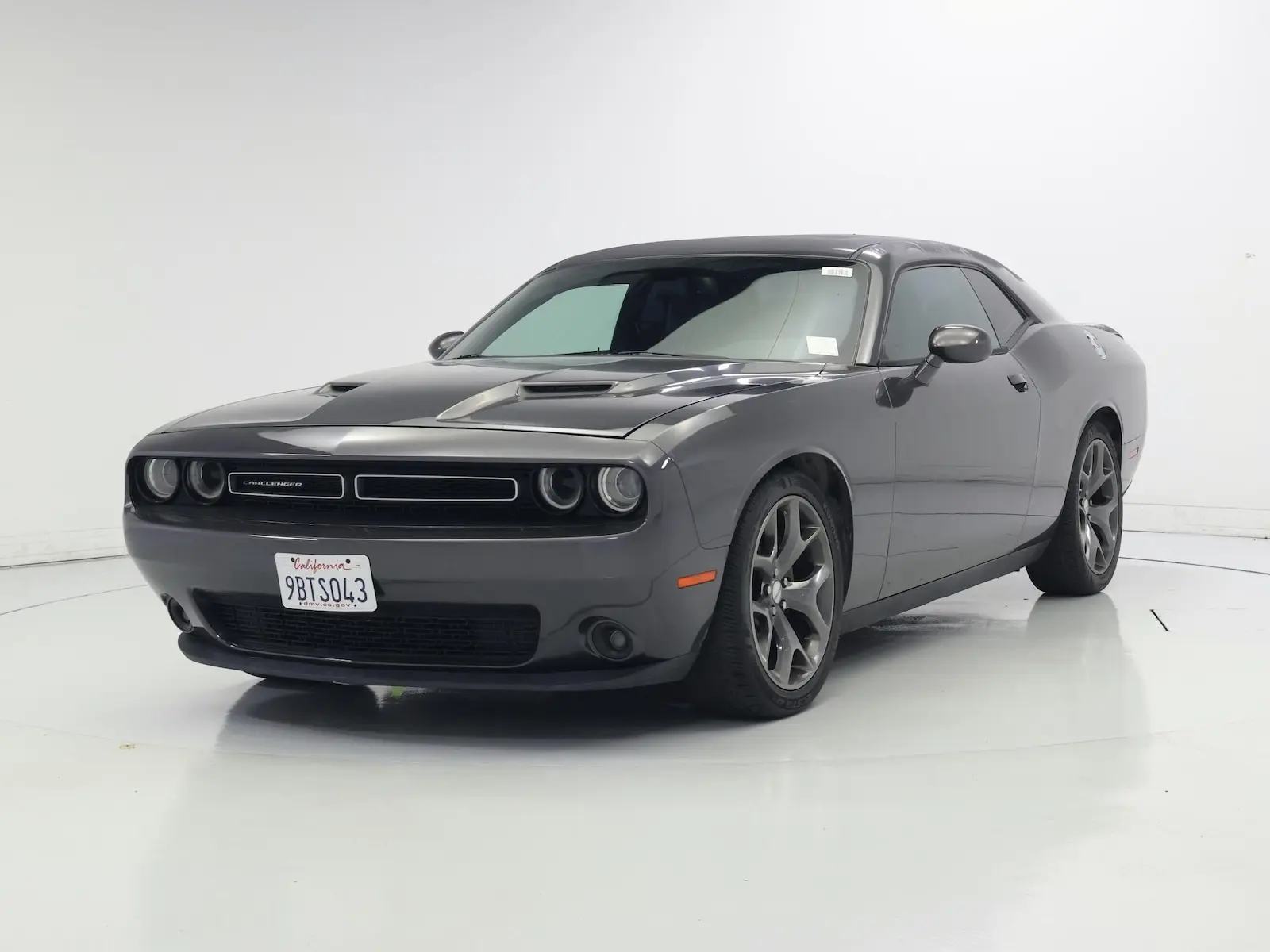 2015 Dodge Challenger SXT Plus photo 5