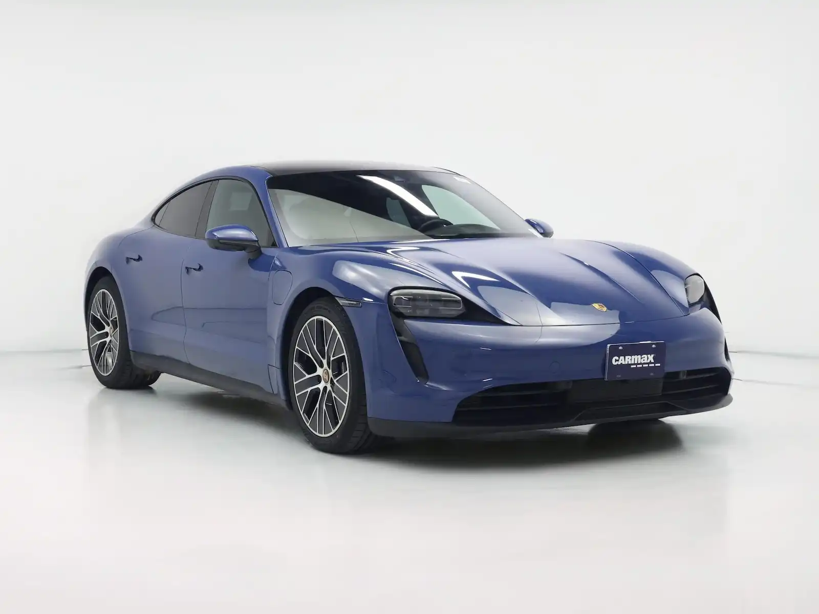 2022 Porsche Taycan Base's photo