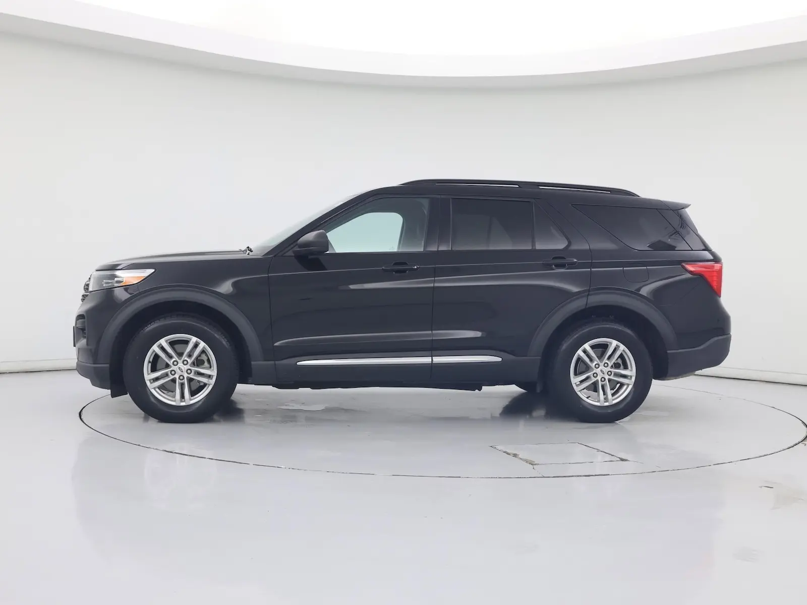 2022 Ford Explorer XLT 4WD photo 4