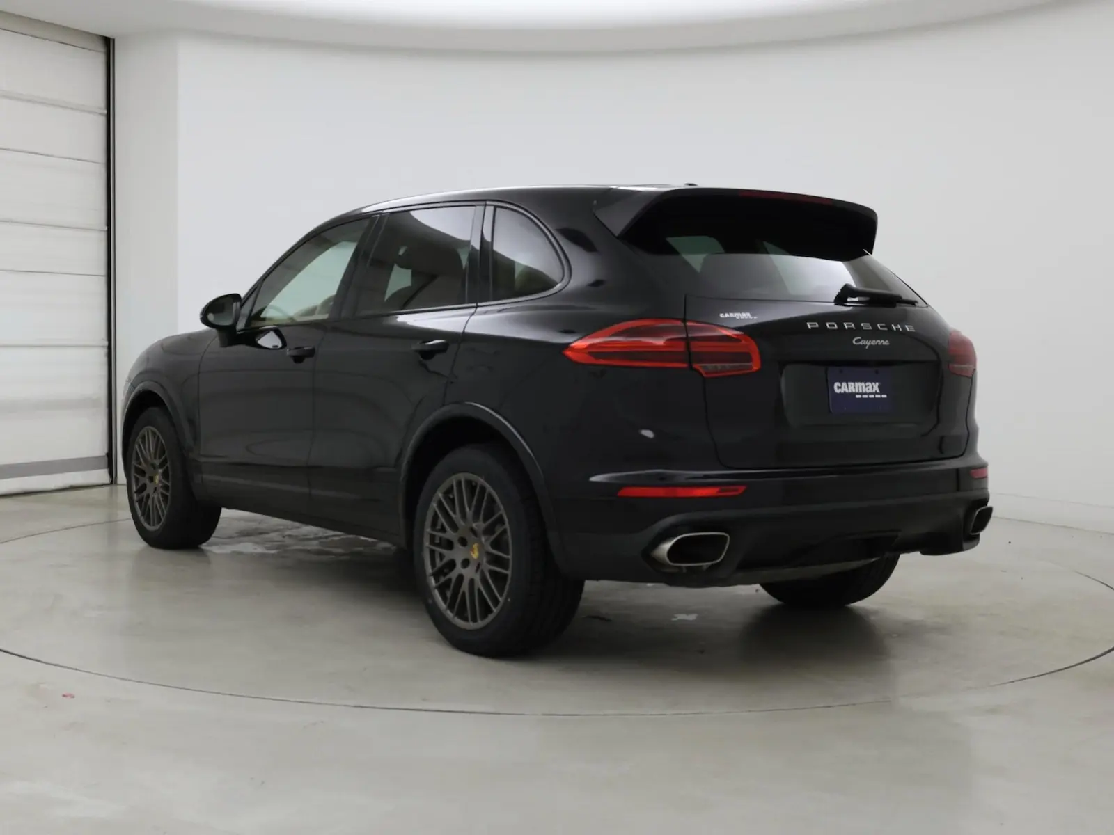 2017 Porsche Cayenne Platinum Edition photo 3