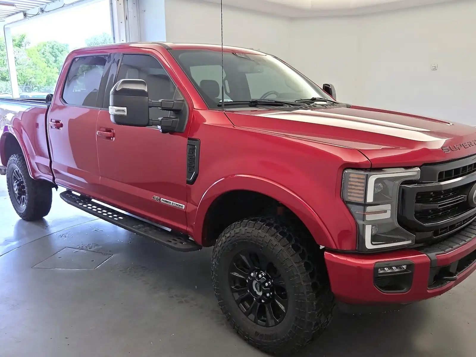 2021 Ford F-250 Lariat 4WD Crew Cab 6-3/4' Box's photo