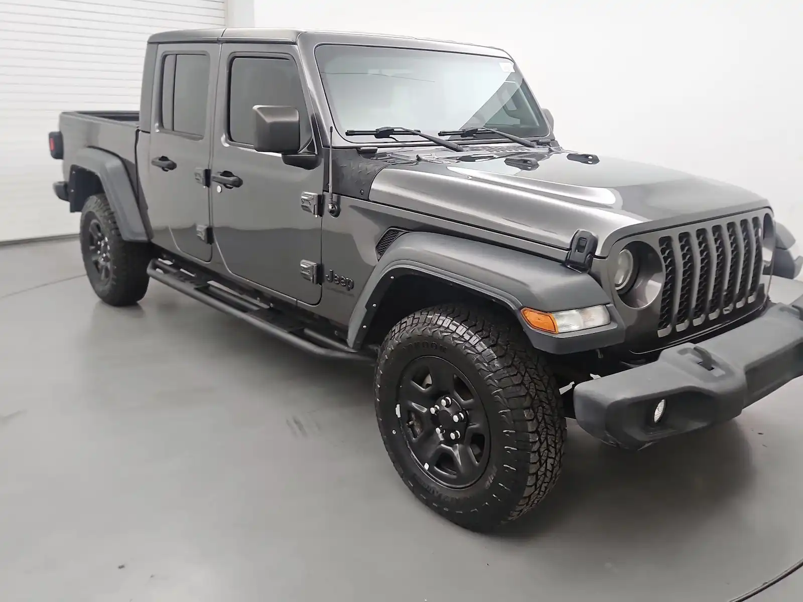 2021 Jeep Gladiator Sport's photo