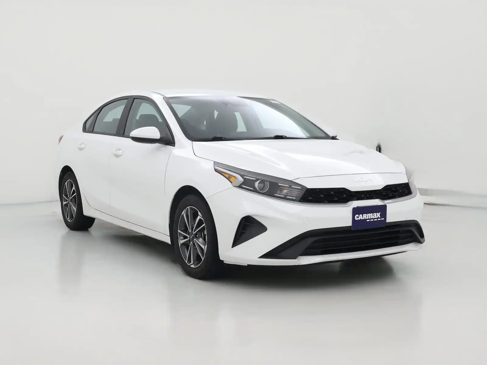 2023 Kia Forte LXS Auto's photo