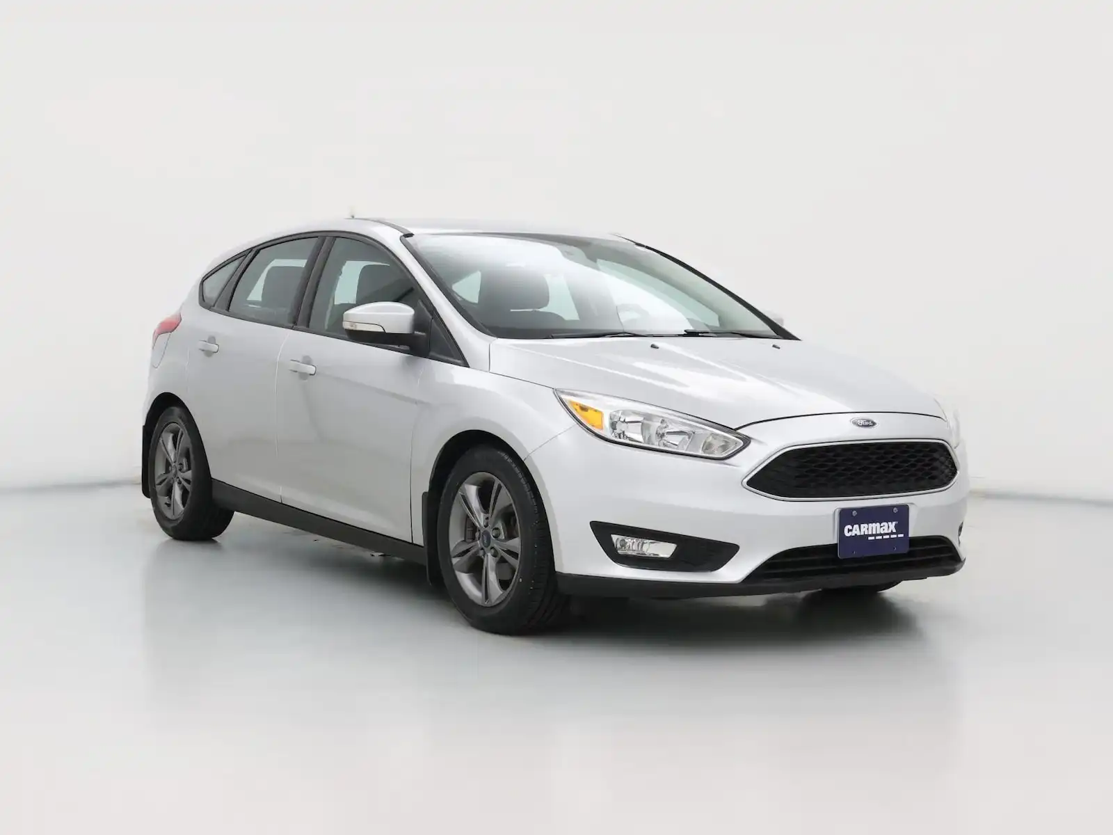 2016 Ford Focus SE Hatchback 5-Door's photo