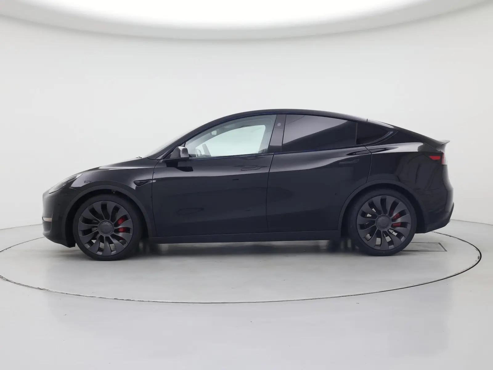 2025 Tesla Model Y Performance Dual Motor AWD photo 4