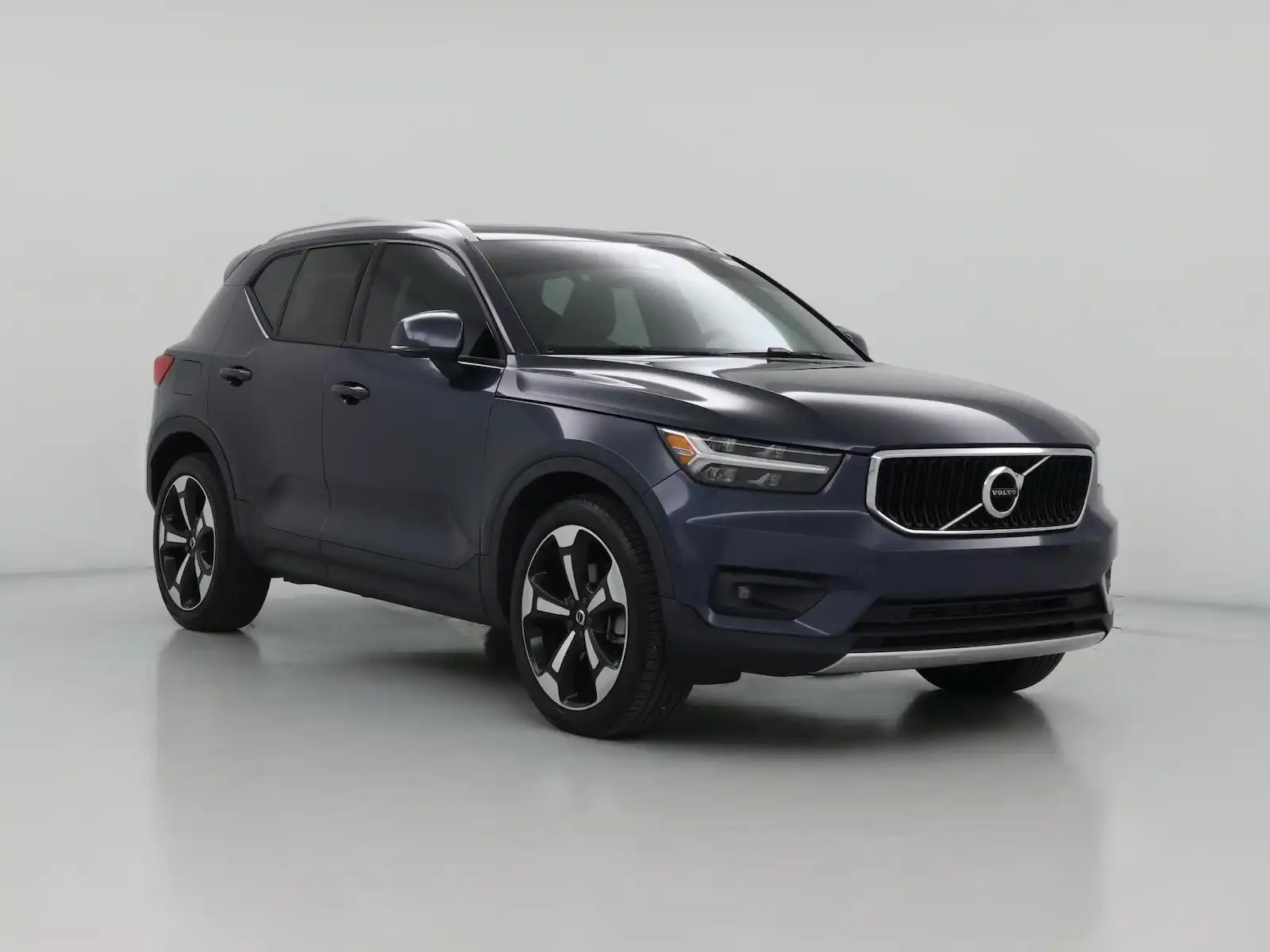 2022 Volvo XC40 T5 Momentum AWD's photo