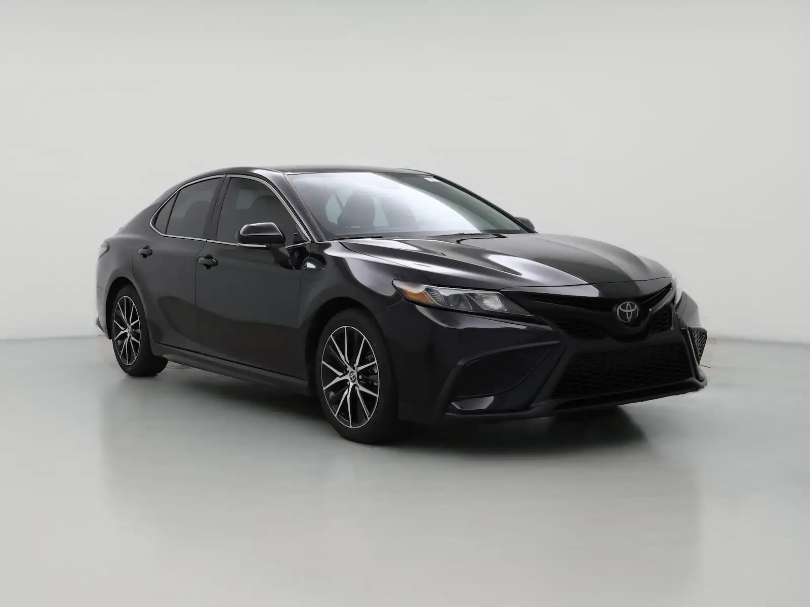 2023 Toyota Camry SE's photo